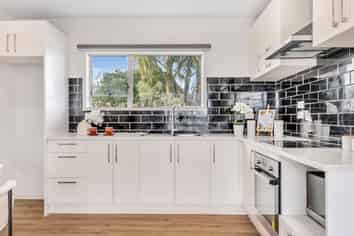 3/4 Moreland Rd, Mount Albert