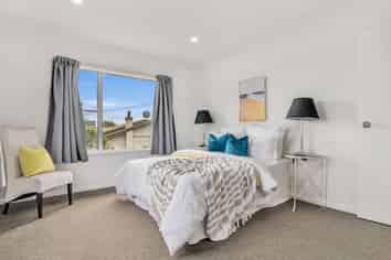 3/4 Moreland Rd, Mount Albert