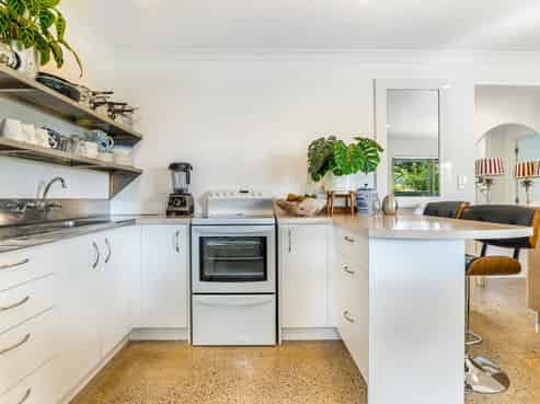 96 Bay Street, Red Beach