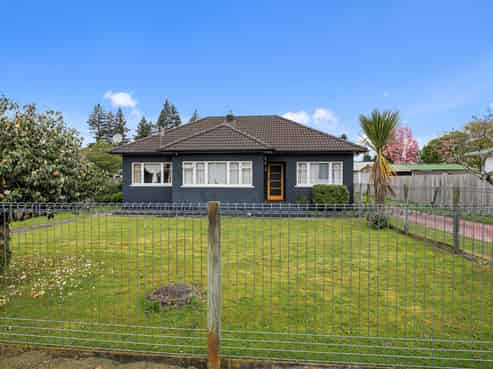 24 and 24A Shirley Street, Mangakakahi