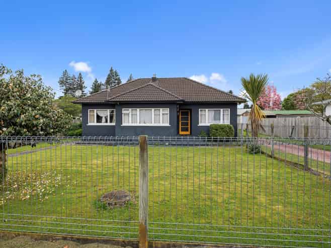 24 and 24A Shirley Street, Mangakakahi