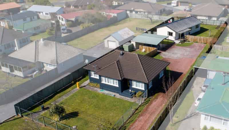 24 and 24A Shirley Street, Mangakakahi