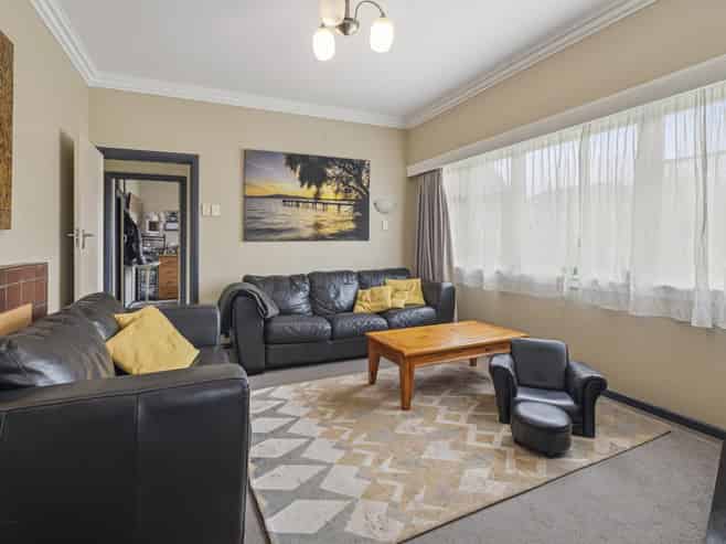 24 and 24A Shirley Street, Mangakakahi