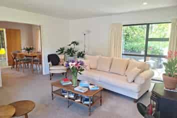 49B Simla Crescent , Khandallah