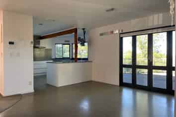 39 Upper Harbour Drive, Greenhithe