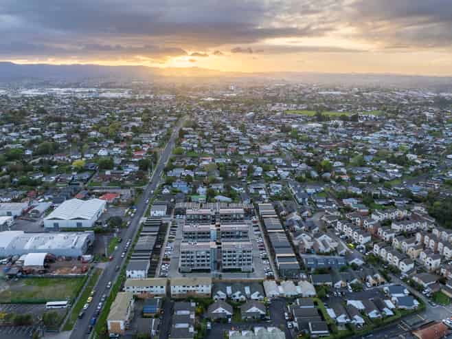 3 Rauemi Way, Te Atatu South