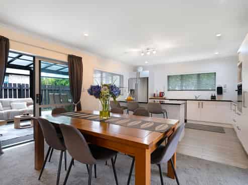 28B Kirrie Avenue, Te Atatu South