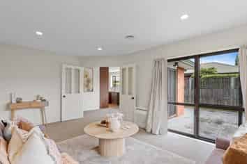 2 Saskia Lane, Somerfield