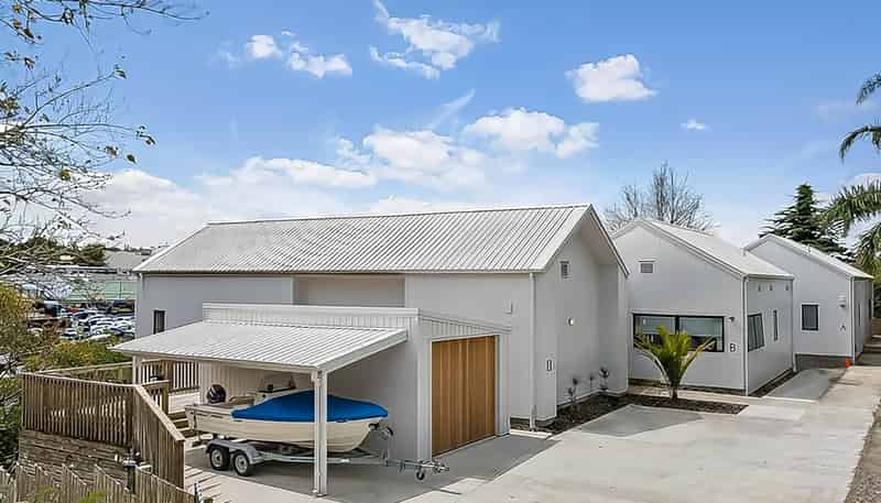 12&12A Blanc Road, Silverdale