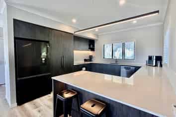 93 Oak Road, Poraiti