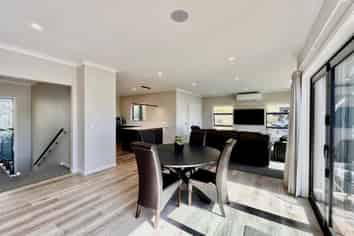 93 Oak Road, Poraiti