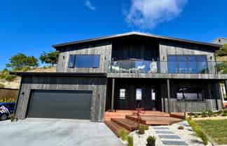 93 Oak Road, Poraiti