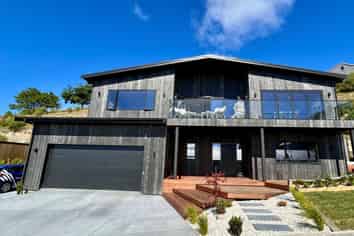 93 Oak Road, Poraiti