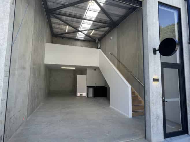 Unit with all the boxes ticked!