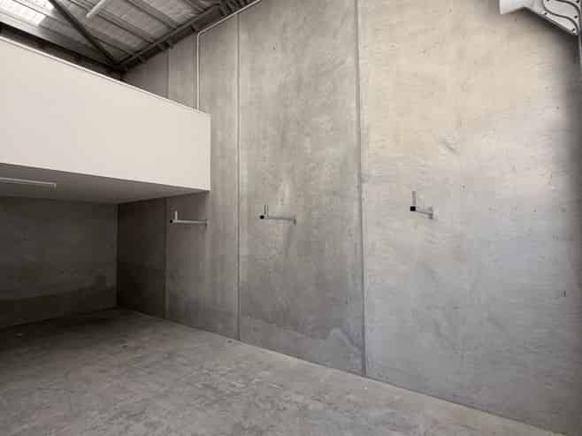 Unit with all the boxes ticked!