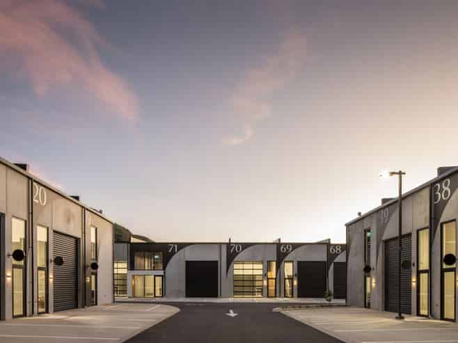 Unit with all the boxes ticked!