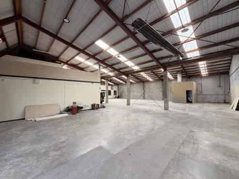 Unit with all the boxes ticked!