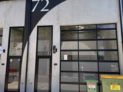 Unit with all the boxes ticked!