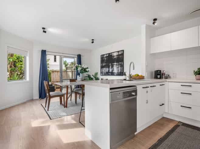 2/38a Rarangi Road, St Heliers