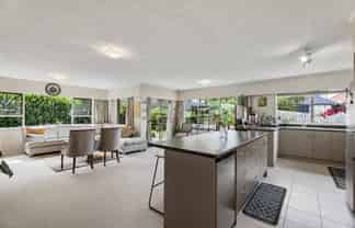 4/8 Yattendon Road, St Heliers