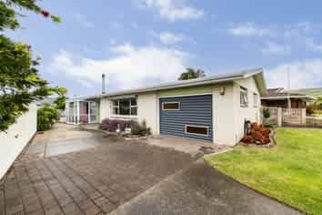 17 Roskilda Crescent, Taradale