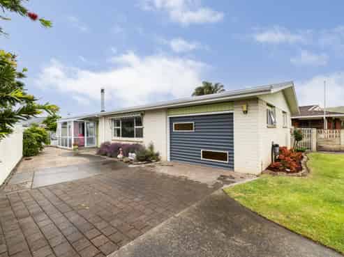 17 Roskilda Crescent, Taradale