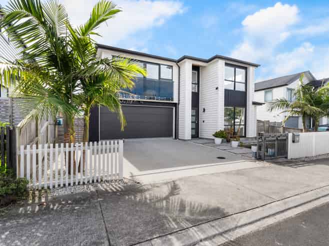 44 Kokowai Parade, Hobsonville