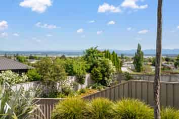 4 Hampshire Place, Stoke