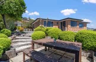 4 Hampshire Place, Stoke