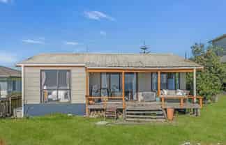 73 Pukehina Parade, Pukehina