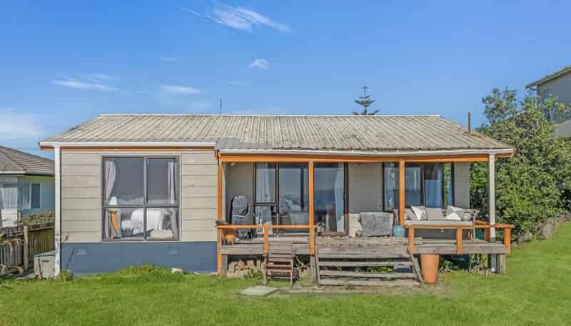 73 Pukehina Parade, Pukehina