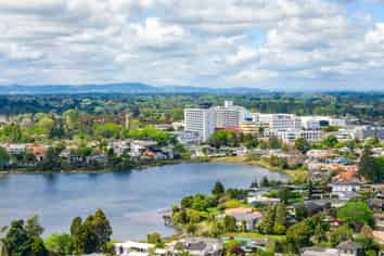 135A Lake Crescent, Hamilton Lake