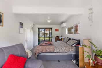 87 Pigeon Valley Road, Wakefield