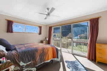 87 Pigeon Valley Road, Wakefield