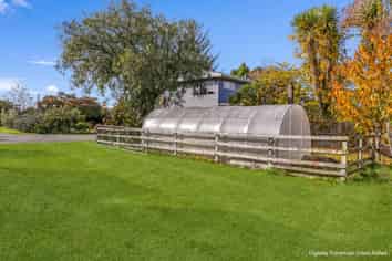 87 Pigeon Valley Road, Wakefield