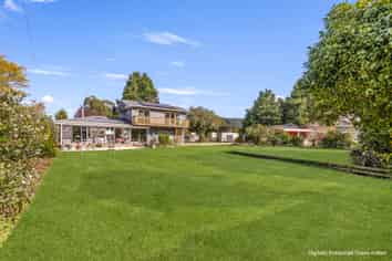 87 Pigeon Valley Road, Wakefield