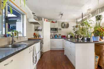 87 Pigeon Valley Road, Wakefield