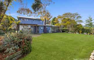 87 Pigeon Valley Road, Wakefield