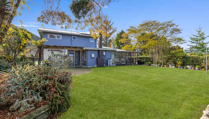 87 Pigeon Valley Road, Wakefield