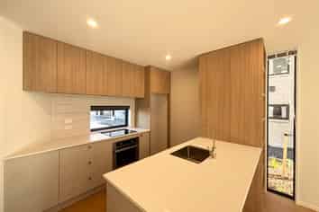 13/88 Holly Road, Saint Albans