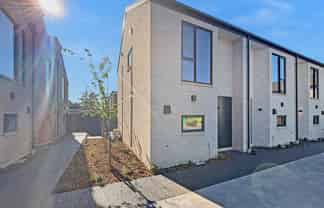 13/88 Holly Road, Saint Albans