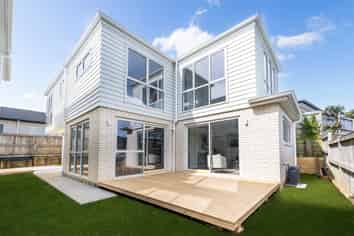 2/6 Kaimai Avenue, Massey