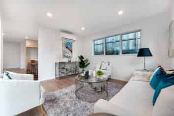 2/6 Kaimai Avenue, Massey