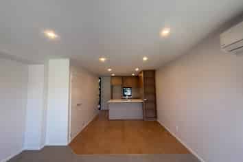 21/88 Holly Road, Saint Albans