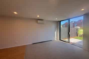 21/88 Holly Road, Saint Albans