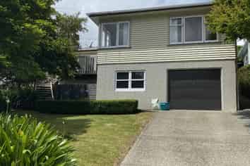 11 Huia Street, Tawa