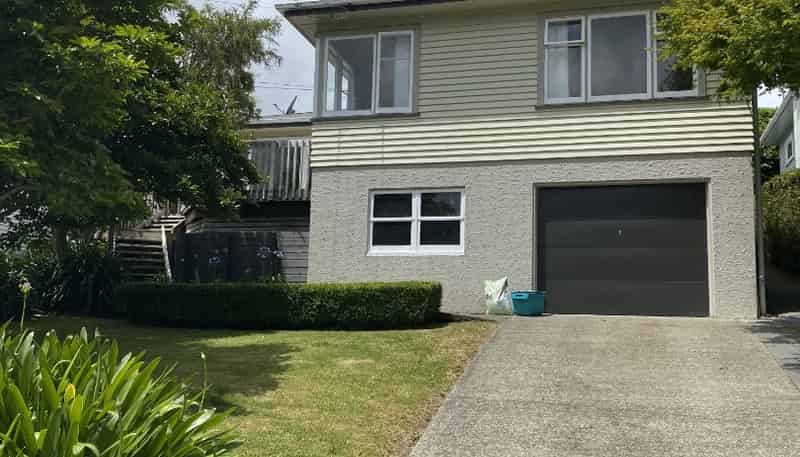 11 Huia Street, Tawa