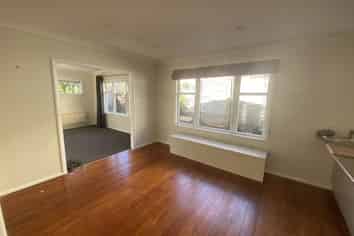 11 Huia Street, Tawa