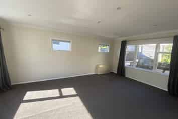 11 Huia Street, Tawa