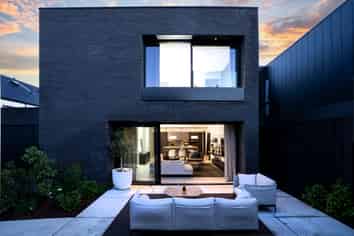 9 Hewitts Road, Merivale